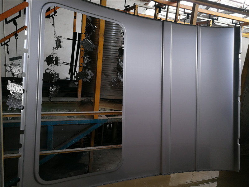 5汽車(chē)殼體電(diàn)泳噴淋(lin)陶化