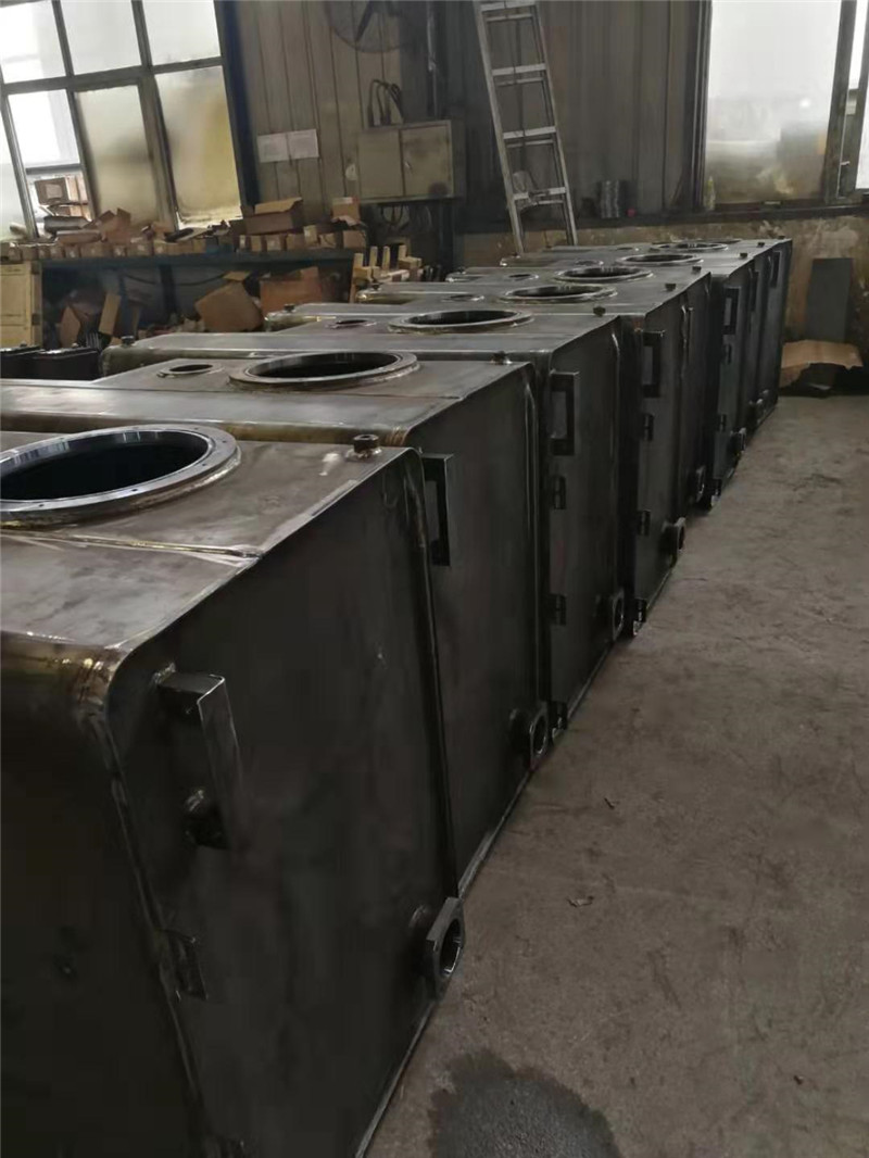 7工程(cheng)車液壓油(you)箱（熱闆）陶(tao)化